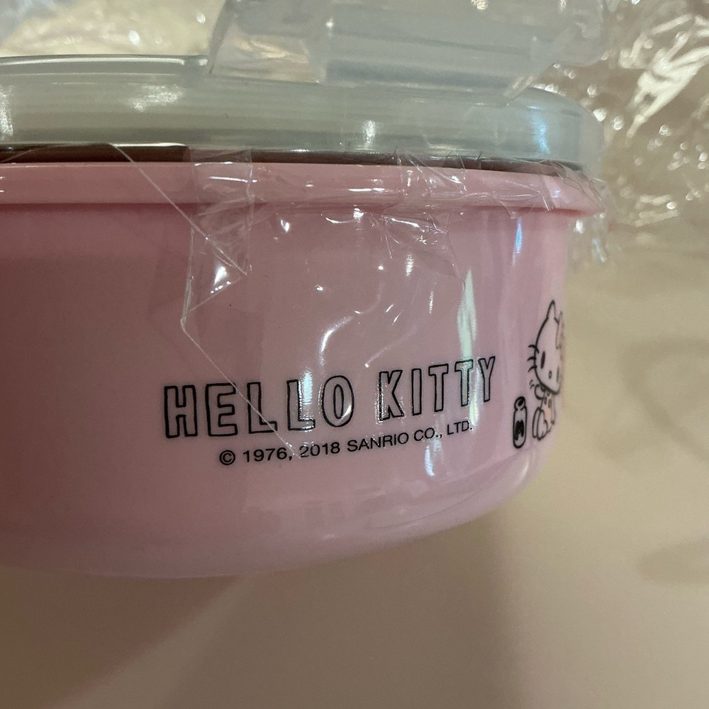 Sanrio Hello Kitty Stainless Steel Pink Bowl with Lid and Mini Spoons - Picture 4 of 11